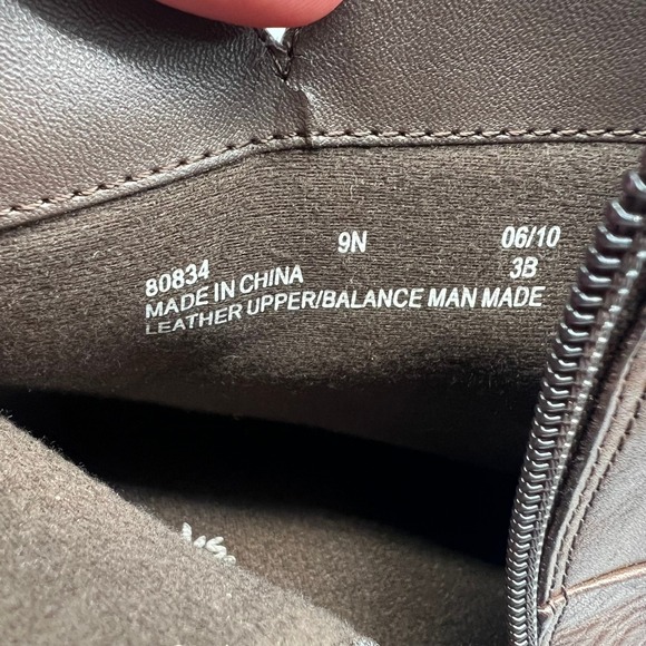 Clarks Brown Leather Cap Toe Ankle Boots Ring Detail 80834 Womens 9N - Picture 6 of 8